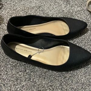 Women’s black flat